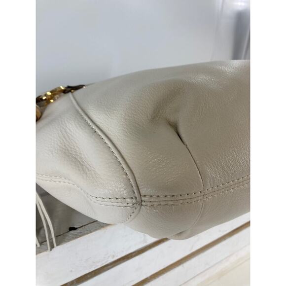 MICHAEL KORS, MEDIUM IVORY PEBBLED LEATHER SHOULDER BAG - Picture 10 of 16
